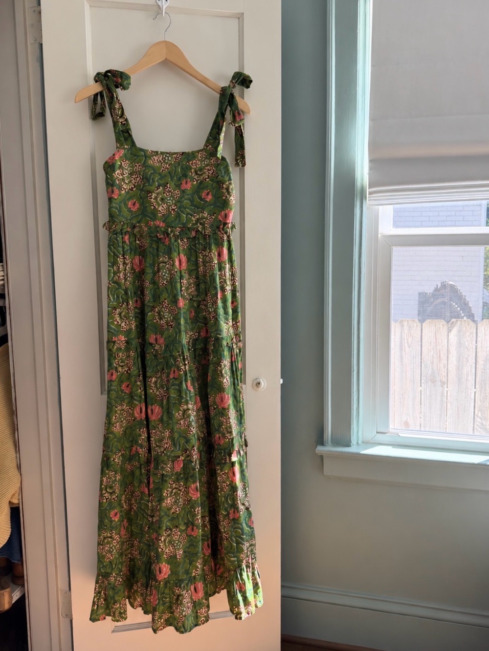 Anna Cate Maxi Dress size small